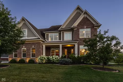7439 Blackstone Dr, Zionsville, IN 46077
