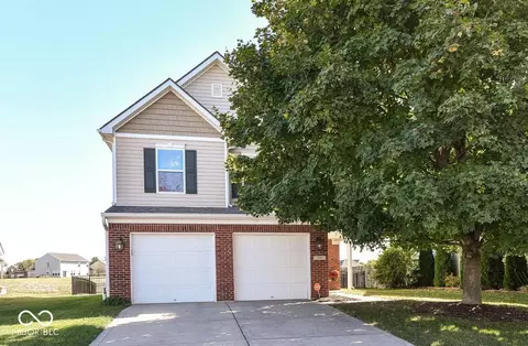 3391 Roundlake Ln, Whitestown, IN 46075