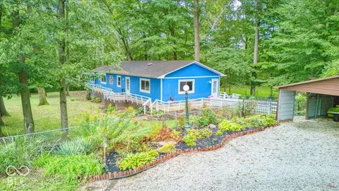 8608 S Providence Dr, Nineveh, IN 46164