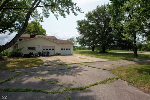 Exterior - 8464 E 25th St, Columbus, IN 47203 photo 7 of 9