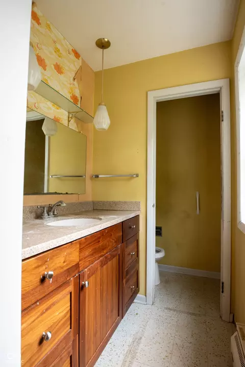 Bath - 8464 E 25th St, Columbus, IN 47203 photo 5 of 5