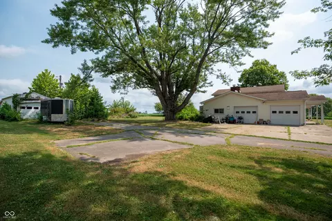 Exterior - 8464 E 25th St, Columbus, IN 47203 photo 6 of 9