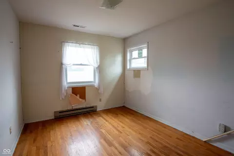 Bedroom - 8464 E 25th St, Columbus, IN 47203 photo 7 of 11