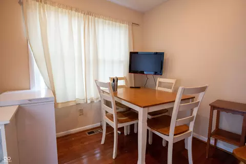 Dining - 8464 E 25th St, Columbus, IN 47203 photo 1 of 1