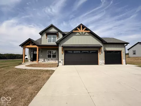 2 Pine Hills Ct, Crawfordsville, IN 47933