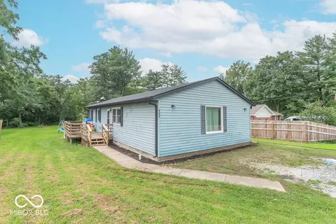 442 Blake St, Danville, IN 46122