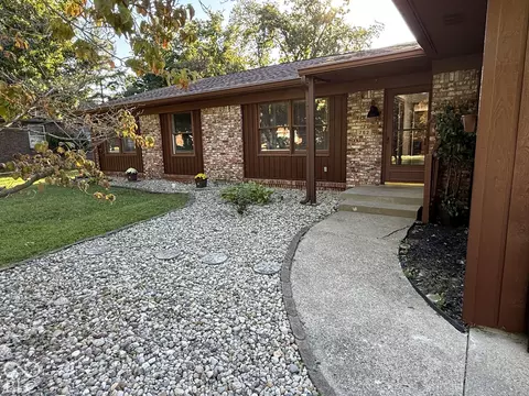 762 Leisure Ln, Greenwood, IN 46142