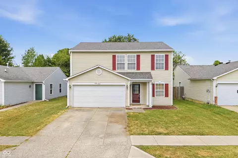 2420 Harvest Moon Dr, Greenwood, IN 46143