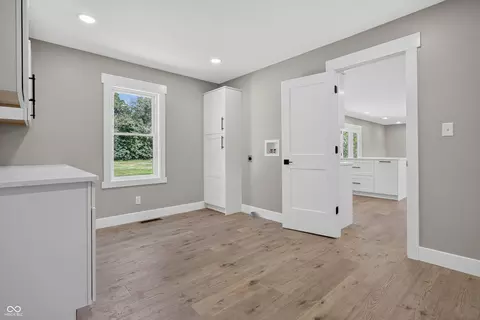Entry Way - 5211 S 450 Rd E, Columbus, IN 47203 photo 5 of 5