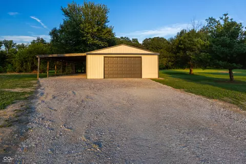 Exterior - 5211 S 450 Rd E, Columbus, IN 47203 photo 12 of 21