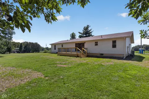 Exterior - 5211 S 450 Rd E, Columbus, IN 47203 photo 10 of 21