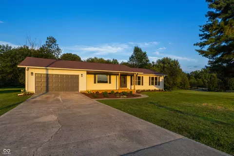 Exterior - 5211 S 450 Rd E, Columbus, IN 47203 photo 14 of 21