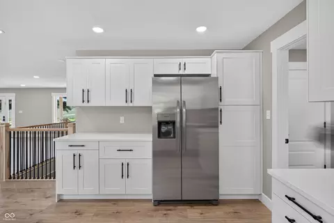 Kitchen - 5211 S 450 Rd E, Columbus, IN 47203 photo 5 of 8