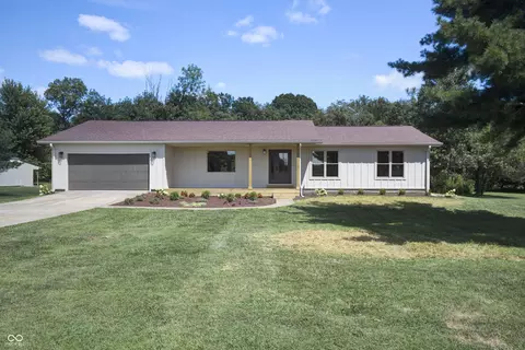Exterior - 5211 S 450 Rd E, Columbus, IN 47203 photo 7 of 21