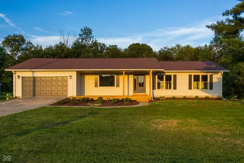 Exterior - 5211 S 450 Rd E, Columbus, IN 47203 photo 15 of 21