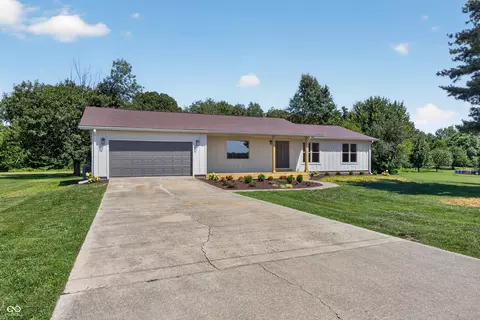 Exterior - 5211 S 450 Rd E, Columbus, IN 47203 photo 9 of 21