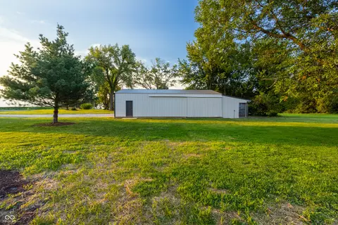 Exterior - 5211 S 450 Rd E, Columbus, IN 47203 photo 21 of 21