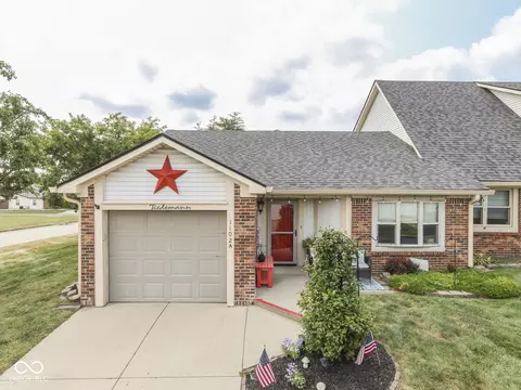 1102 E Paradise Ct #A, Greenwood, IN 46143