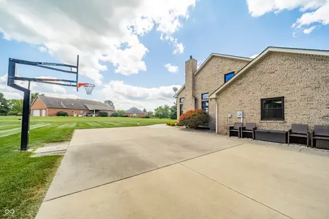 Exterior - 6302 Woodchuck Dr, Pendleton, IN 46064 photo 9 of 10