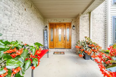 Entry Way - 6302 Woodchuck Dr, Pendleton, IN 46064 photo 1 of 5
