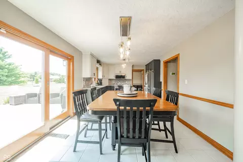 Dining - 6302 Woodchuck Dr, Pendleton, IN 46064 photo 4 of 4