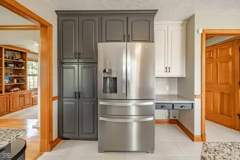 Kitchen - 6302 Woodchuck Dr, Pendleton, IN 46064 photo 3 of 4