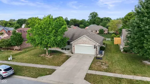 377 Savannah Dr, Greenwood, IN 46142