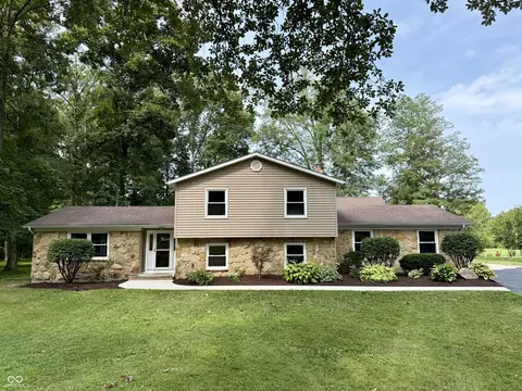 61 Westbrook Dr, Batesville, IN 47006