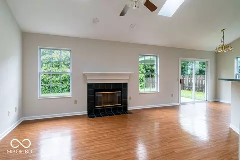 Living - 3872 Cornwallis Ln, Carmel, IN 46032 photo 4 of 5