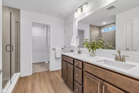 Bath - 7876 Harmony Dr, Avon, IN 46123 photo 2 of 3