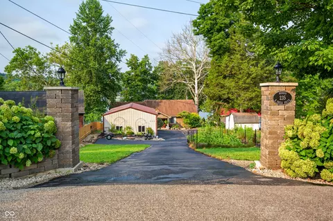 235 Eagle Dr, Nineveh, IN 46164