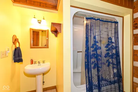 Bath - 10681 E 121st St, Fishers, IN 46037 photo 1 of 5