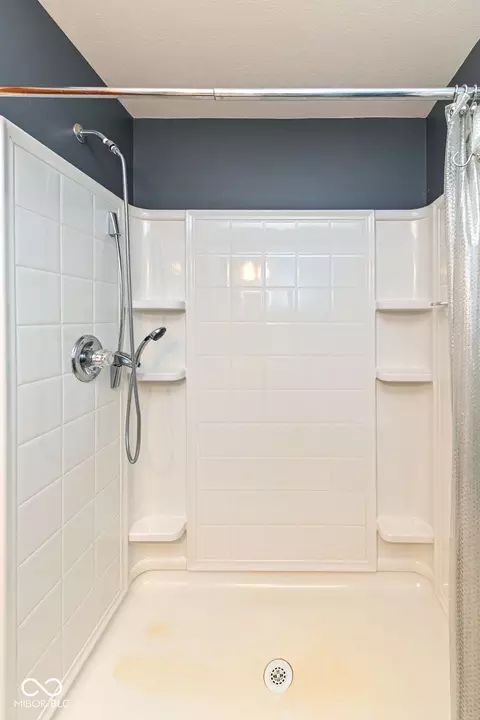 Bath - 10681 E 121st St, Fishers, IN 46037 photo 5 of 5