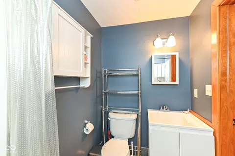 Bath - 10681 E 121st St, Fishers, IN 46037 photo 4 of 5