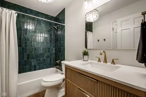 Bath - 3419 E 69th St, Indianapolis, IN 46220 photo 3 of 4
