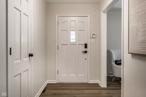 Entry Way - 3419 E 69th St, Indianapolis, IN 46220 photo 2 of 3