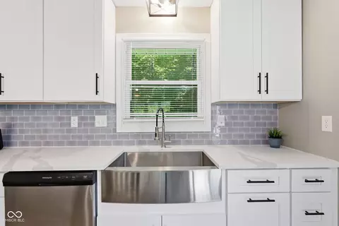 Kitchen - 515 E Monroe Dam Rd, Bloomington, IN 47401 photo 4 of 6