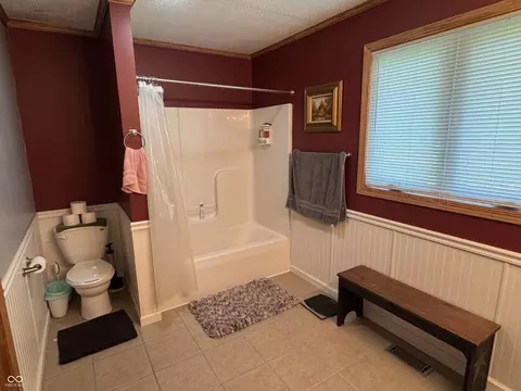 Bath - 106 Elm, Covington, IN 47932 photo 1 of 3