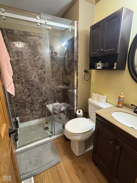 Bath - 106 Elm, Covington, IN 47932 photo 3 of 3