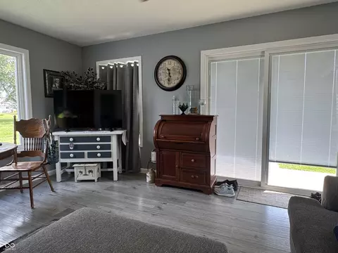 Living - 106 Elm, Covington, IN 47932 photo 2 of 4