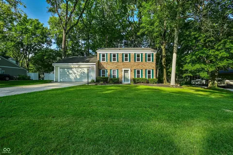 600 Leisure Ln, Greenwood, IN 46142