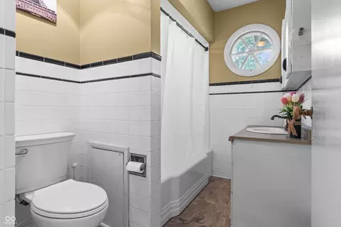 Bath - 627 E Main St, Plainfield, IN 46168 photo 2 of 4