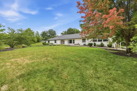 651 Spring Hills Dr, Zionsville, IN 46077