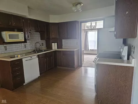 Kitchen - 946 Johnathan Dr, Plainfield, IN 46168 photo 1 of 3