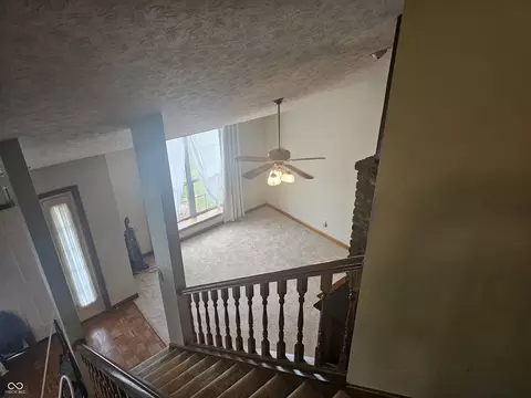 Living - 946 Johnathan Dr, Plainfield, IN 46168 photo 6 of 6