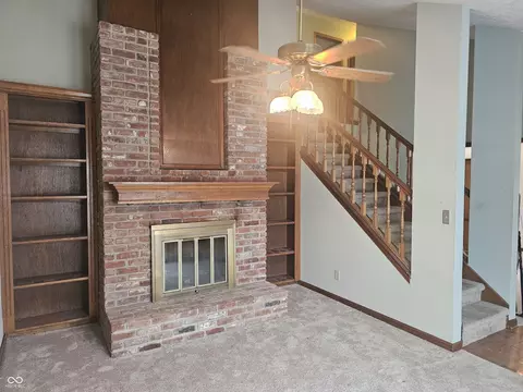 Living - 946 Johnathan Dr, Plainfield, IN 46168 photo 5 of 6