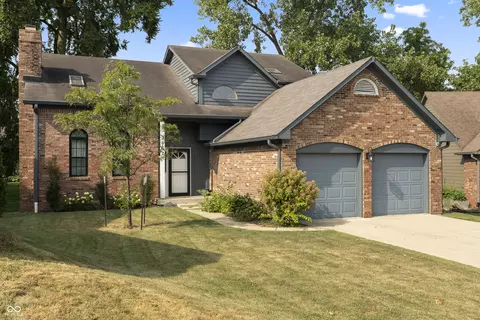 3167 Buckmoor Ct, Greenwood, IN 46143