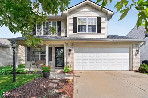 19316 Prairie Crossing Dr, Noblesville, IN 46062