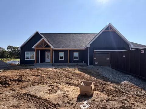 16 Pine Hills Ct, Crawfordsville, IN 47933