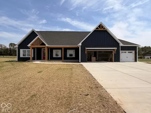 16 Pine Hills Ct, Crawfordsville, IN 47933